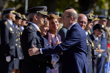 Fotos de la celebración de la festividad de la Policía Nacional en Navarra.