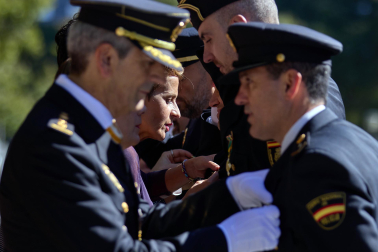 Fotos de la celebración de la festividad de la Policía Nacional en Navarra.
