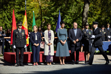 Fotos de la celebración de la festividad de la Policía Nacional en Navarra.