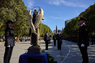 Fotos de la celebración de la festividad de la Policía Nacional en Navarra.