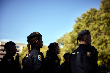 Fotos de la celebración de la festividad de la Policía Nacional en Navarra.