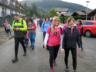 Fotos de la jornada solidaria en Leitza en el día internacional de la lucha contra el cáncer de mama