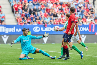 Fotos del Osasuna 1-2 Betis de la jornada 10./