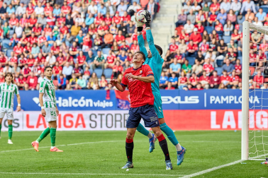 Fotos del Osasuna 1-2 Betis de la jornada 10./