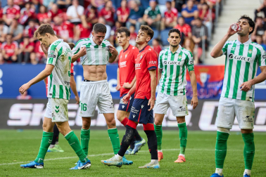 Fotos del Osasuna 1-2 Betis de la jornada 10./