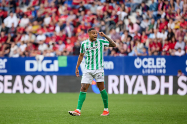 Fotos del Osasuna 1-2 Betis de la jornada 10./