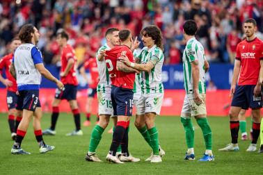 Fotos del Osasuna 1-2 Betis de la jornada 10./