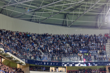 La hinchada de la Real en Pamplona en un espacio menos cerrado. La imagen es del partido de Copa de enero