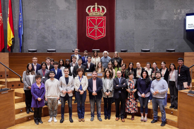 Fotos de la final del XV Torneo de Debate de Bachillerato celebrada en el Parlamento de Navarra.