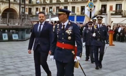 Este sábado, 26 de octubre, ha tenido lugar en Tudela el acto de jura de bandera para personal civil, organizado por el Ministerio de Defensa, el Ejército del Aire y del Espacio, la Comunidad de Bardenas Reales y el Ayuntamiento de Tudela.