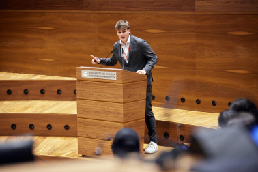 Fotos de la final del XV Torneo de Debate de Bachillerato celebrada en el Parlamento de Navarra.