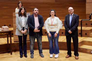 Fotos de la final del XV Torneo de Debate de Bachillerato celebrada en el Parlamento de Navarra.