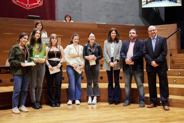 Fotos de la final del XV Torneo de Debate de Bachillerato celebrada en el Parlamento de Navarra.