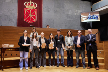 Fotos de la final del XV Torneo de Debate de Bachillerato celebrada en el Parlamento de Navarra.