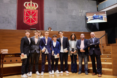 Fotos de la final del XV Torneo de Debate de Bachillerato celebrada en el Parlamento de Navarra.