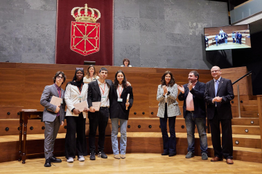 Fotos de la final del XV Torneo de Debate de Bachillerato celebrada en el Parlamento de Navarra.