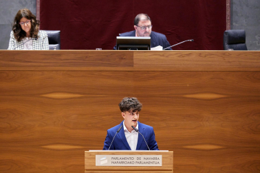 Fotos de la final del XV Torneo de Debate de Bachillerato celebrada en el Parlamento de Navarra.