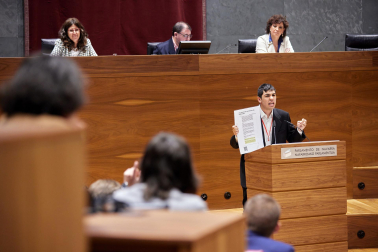 Fotos de la final del XV Torneo de Debate de Bachillerato celebrada en el Parlamento de Navarra.
