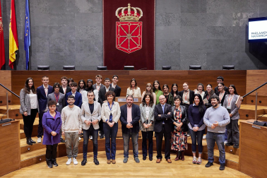 Fotos de la final del XV Torneo de Debate de Bachillerato celebrada en el Parlamento de Navarra.