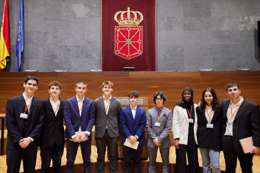 Fotos de la final del XV Torneo de Debate de Bachillerato celebrada en el Parlamento de Navarra.