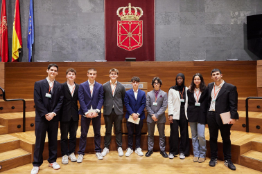 Fotos de la final del XV Torneo de Debate de Bachillerato celebrada en el Parlamento de Navarra.