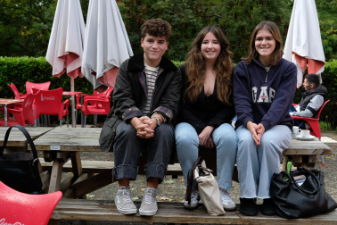 Iosu Larrea, Ana Menes, Martina Martínez, estudiantes de 18 años de Derecho en la Universidad Pública de Navarra (UPNA)