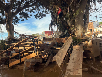 Imágenes de la localidad valenciana de Picaña donde el pamplonés Pablo Rodríguez realiza labores de voluntario tras el paso de la DANA /