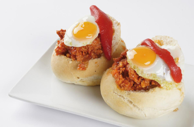 ’El cojonudo’ es uno de los pinchos más tradicionales de Laurel, pero modernizado