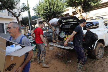 Voluntarios navarros colaboran el las localidades de Massanassa, Seraví y Catarroja /