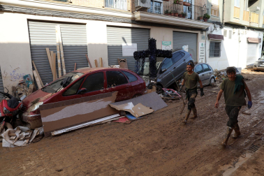 Voluntarios navarros colaboran el las localidades de Massanassa, Seraví y Catarroja /