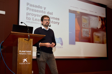 Íñigo Mugueta lidera el proyecto 'Games to Learn History', que promueve el aprendizaje y la enseñanza de la historia a través de los videojuegos.