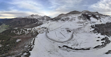 Fotos de la primera nevada en el Pirineo navarro./