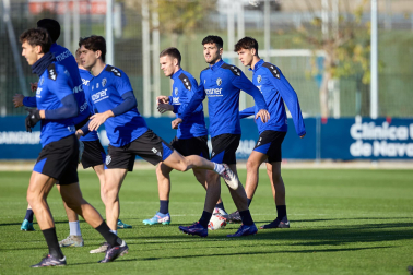 Fotos del entrenamiento de Osasuna este jueves, 14 de noviembre, en Tajonar.