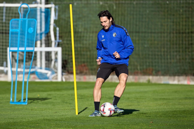 Fotos del entrenamiento de Osasuna este jueves, 14 de noviembre, en Tajonar.