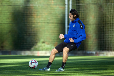 Fotos del entrenamiento de Osasuna este jueves, 14 de noviembre, en Tajonar.