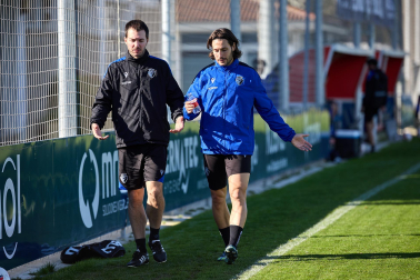 Fotos del entrenamiento de Osasuna este jueves, 14 de noviembre, en Tajonar.