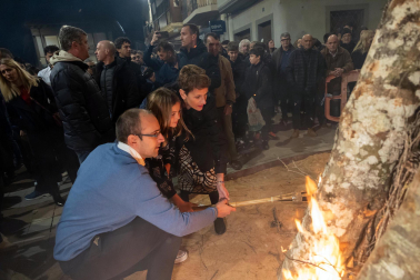 Fustiñana acogió este sábado, 16 de noviembre, el tradicional lanzamiento de nueces /