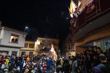 Fustiñana acogió este sábado, 16 de noviembre, el tradicional lanzamiento de nueces /
