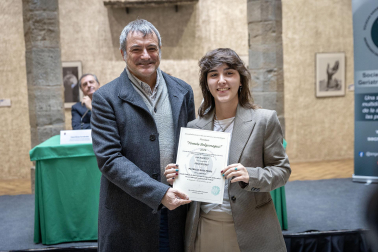 Fotos del acto de entrega de los premios Tomás Belzunegui. /