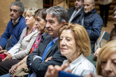Fotos del acto de entrega de los premios Tomás Belzunegui. /