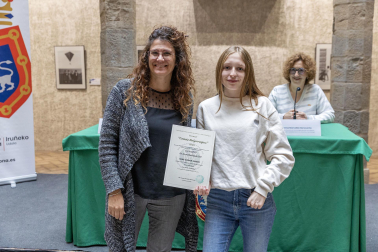 Fotos del acto de entrega de los premios Tomás Belzunegui. /