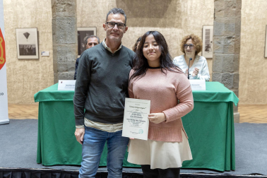 Fotos del acto de entrega de los premios Tomás Belzunegui. /