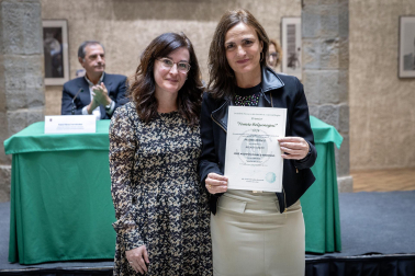 Fotos del acto de entrega de los premios Tomás Belzunegui. /