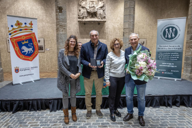 Fotos del acto de entrega de los premios Tomás Belzunegui. /