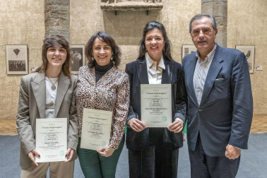 Fotos del acto de entrega de los premios Tomás Belzunegui. /