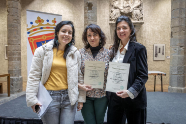 Fotos del acto de entrega de los premios Tomás Belzunegui. /