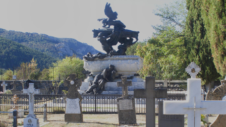 Mausoleo de Julián Gayarre en Roncal