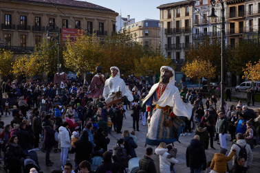 Salida de la Comparsa de Gigantes en San Saturnino.