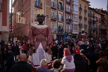 Salida de la Comparsa de Gigantes en San Saturnino.