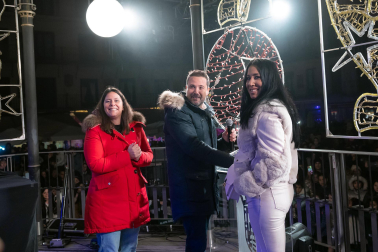 Fotos del encendido de la iluminación navideña en Tudela.